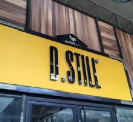 Bảng Alu nổi cửa hàng DSTILL